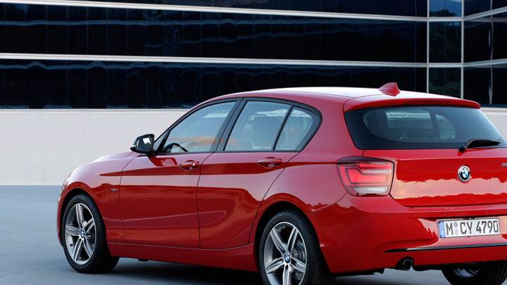 2012 BMW 1-Series Red Side Back Pose